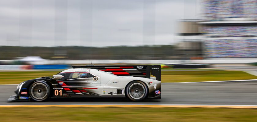 Dixon lidera as 24 Horas de Daytona após seis horas de disputa