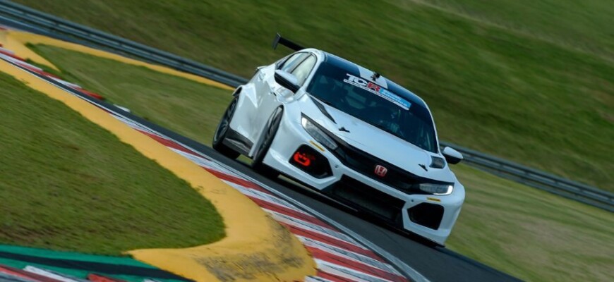 TCR South America faz primeiro teste coletivo da temporada 2022 no Velocitta