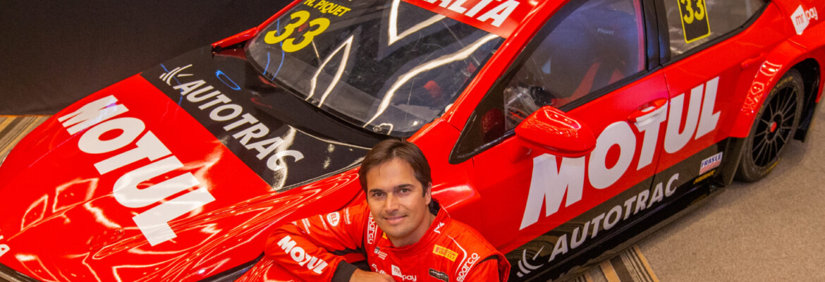 Substituto de Piquet Jr. em Interlagos, Rafa Martins comemora