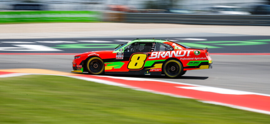 Miguel Paludo regressa à NASCAR, com o icônico #88 no Circuito das Américas