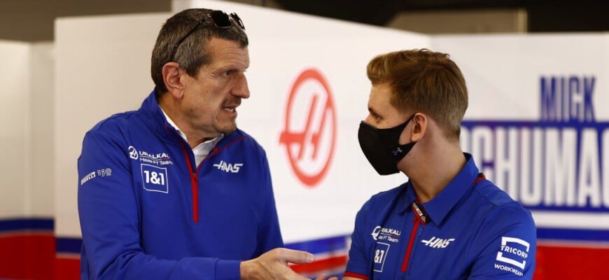 Guenther Steiner e Mick Schumacher - Haas 2022