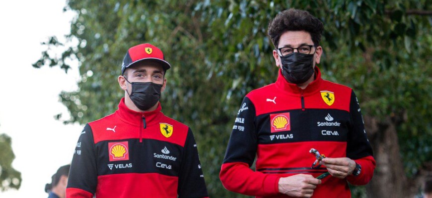 Charles Leclerc e Mattia Binotto