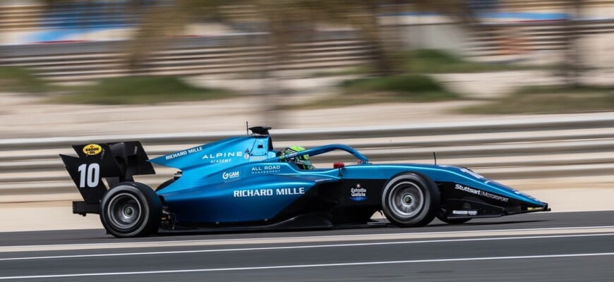 Caio Collet crava o segundo tempo em sessão de teste coletivo da FIA F3 em Barcelona