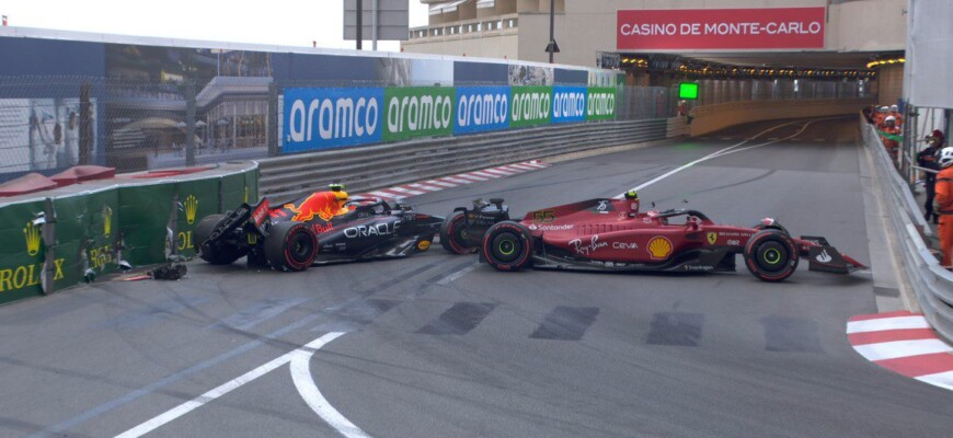 Batida de Sergio Pérez e Carlos Sainz - GP de Mônaco