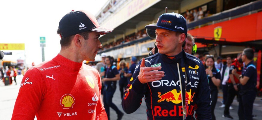 Charles Leclerc e Max Verstappen