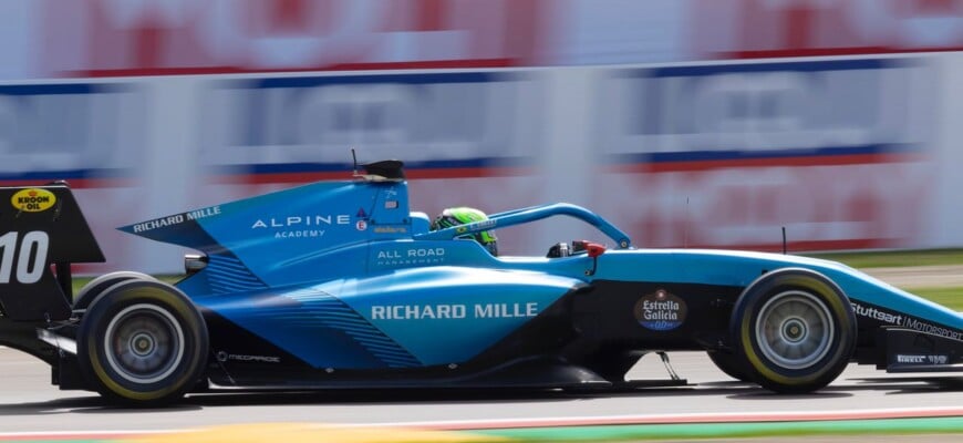 Caio Collet espera reagir no campeonato da FIA F3 em Barcelona, onde liderou teste coletivo