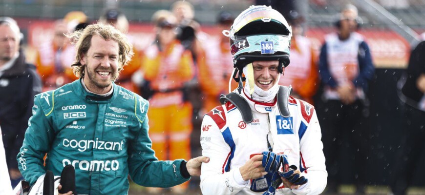 Sebastian Vettel e Mick Schumacher