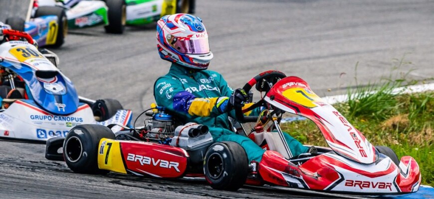 Gabriel Koenigkan é vice-campeão brasileiro de kart na OK Junior FIA