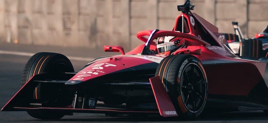 Dennis escapa de problemas e vence corrida acidentada da FE no México. Di Grassi é 3º