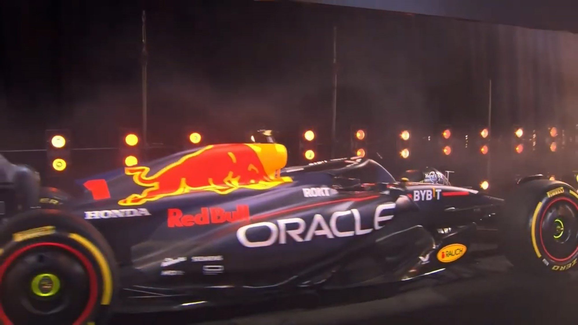 Pintura especial da Red Bull e nova pista adicionadas ao jogo 'F1 2021' -  Notícia de eSports
