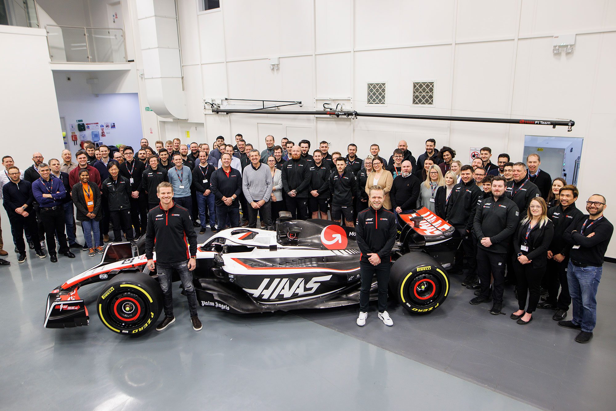 F1 Haas realiza shakedown e divulga primeiras imagens do VF23 real