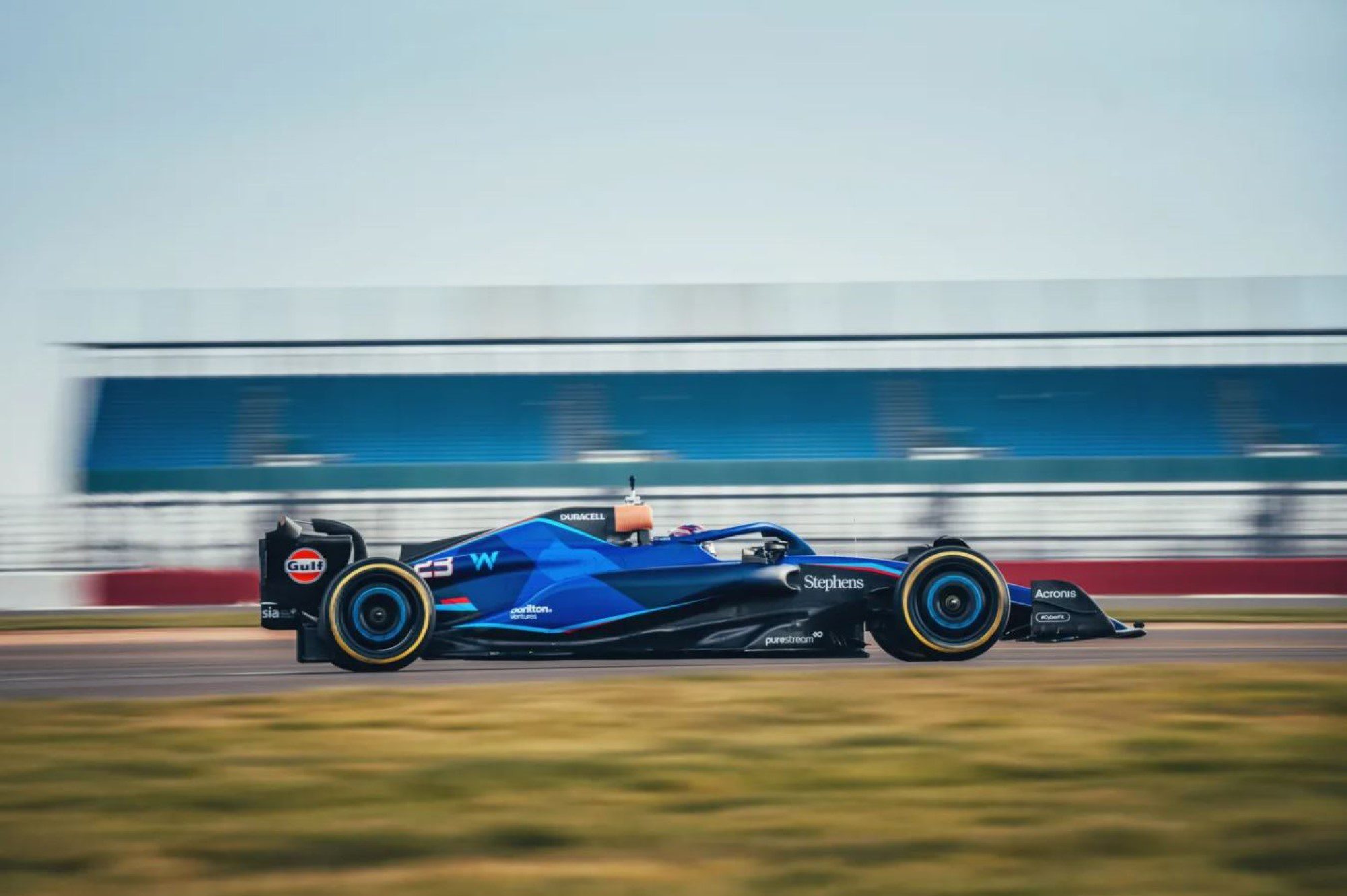 Williams faz shakedown em Silverstone com o FW-45; confira as imagens