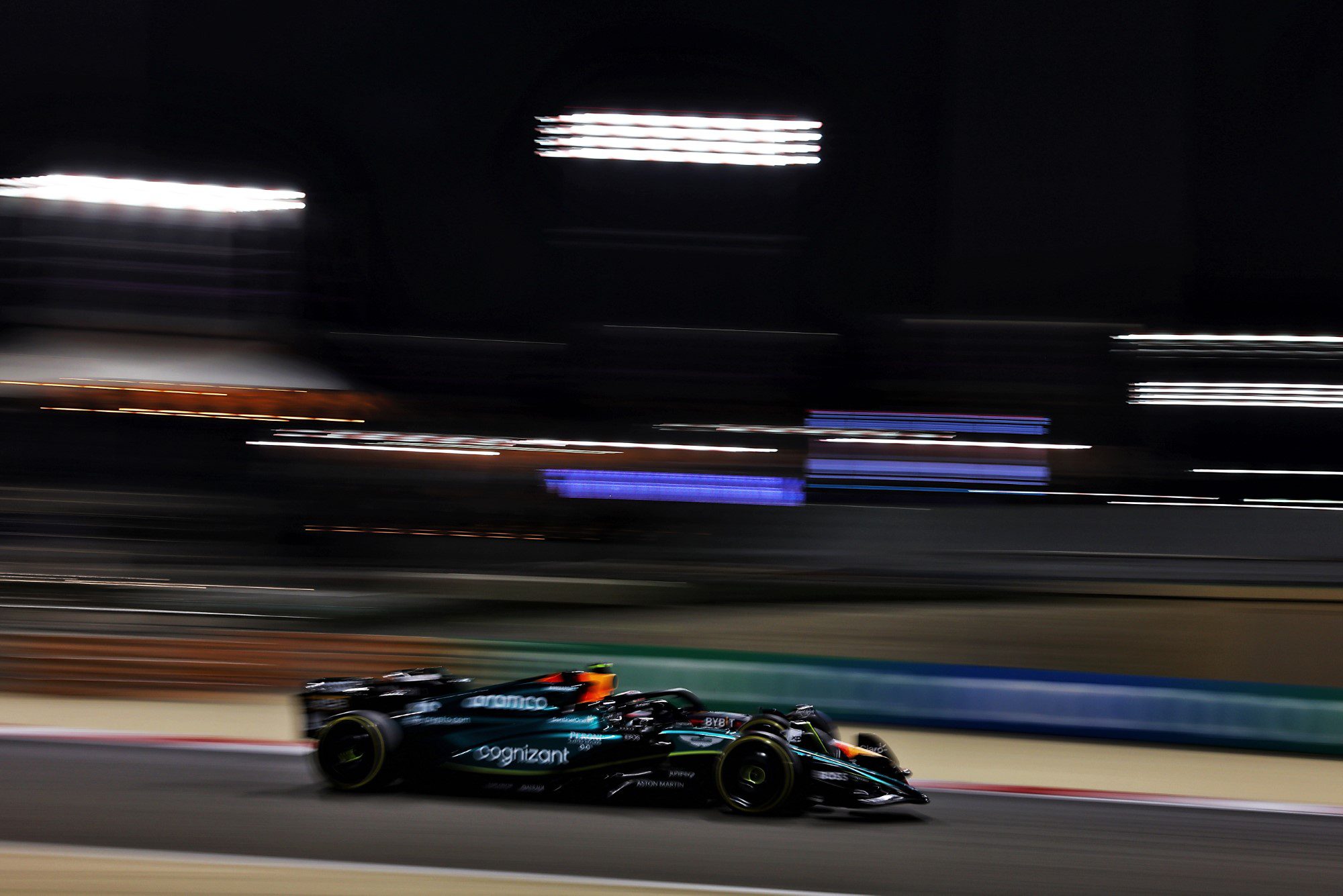 Fotos: o primeiro dia de treinos da F1 para o GP do Bahrein - Notícia de F1