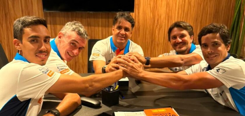 Gomes e Navarro renovam com Cavaleiro Sports para temporada 2023 da Stock Car