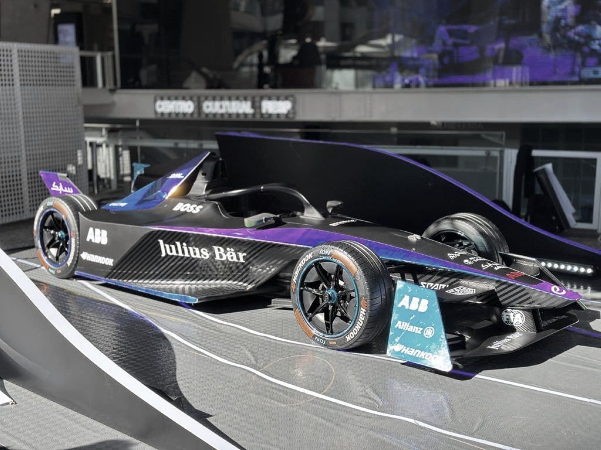 A 5ª temporada da ABB Fórmula E leva tecnologia dos carros elétricos de  corrida ao próximo nível