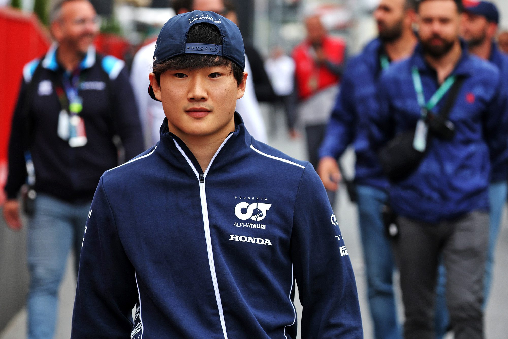 F1: Tsunoda não considera ir para outra equipe no momento