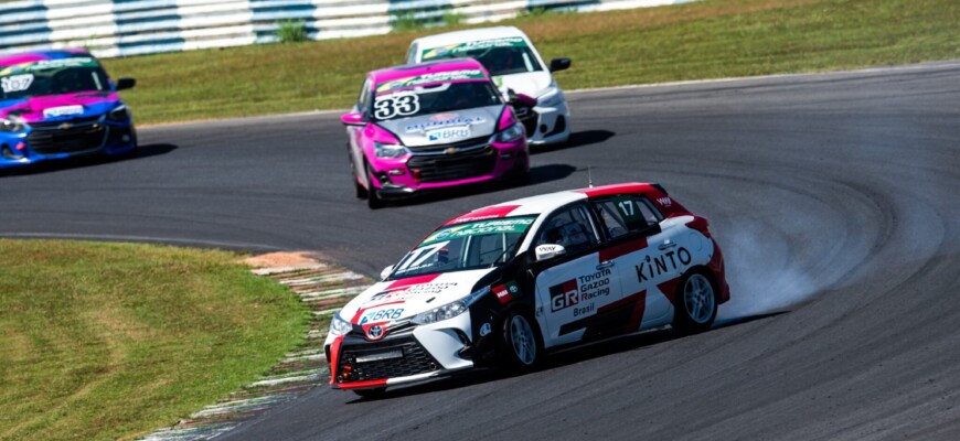 Melhor impossível: Juninho Berlanda tem sábado com quatro vitórias na Turismo Nacional