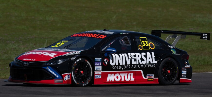 Nelson Piquet Jr volta a acelerar na Stock Car com a Universal