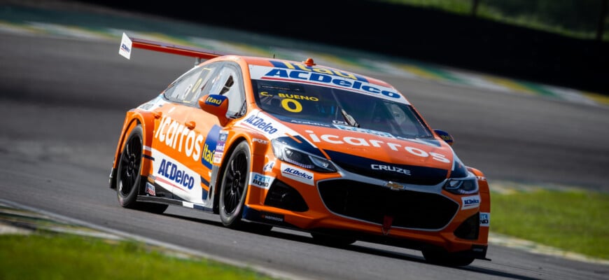 Cacá Bueno pontua nas duas corridas em Interlagos e faz alerta para direção de prova