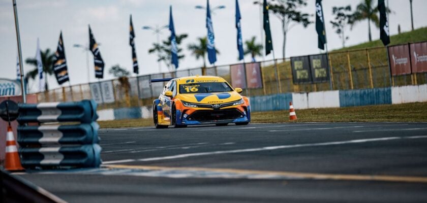 Camilo dispara na ponta e traz vitória para casa na corrida 2 da Stock Car em Goiânia