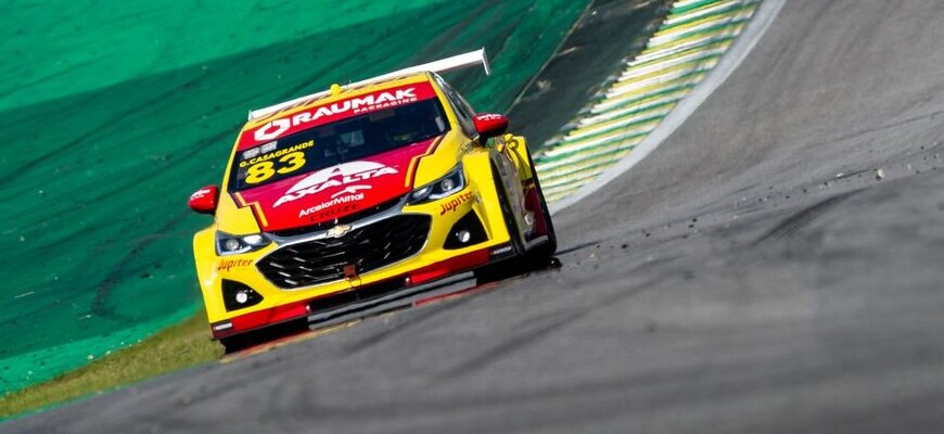 Casagrande se desprende na frente e vence corrida 1 da Stock Car em Interlagos