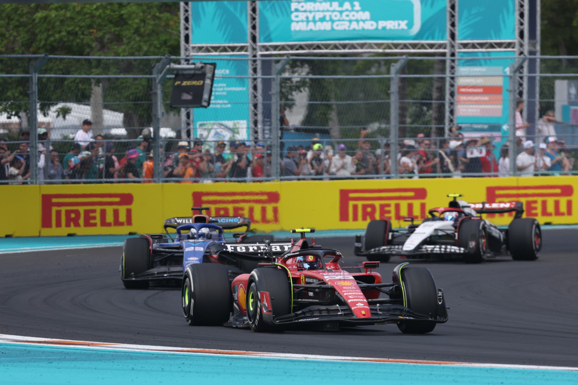 F1: Pirelli apresenta boné comemorativo para o pódio do GP de Miami