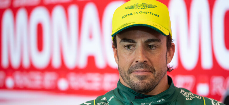 F1: Alonso acredita que Aston Martin ainda não pode enfrentar a Red Bull