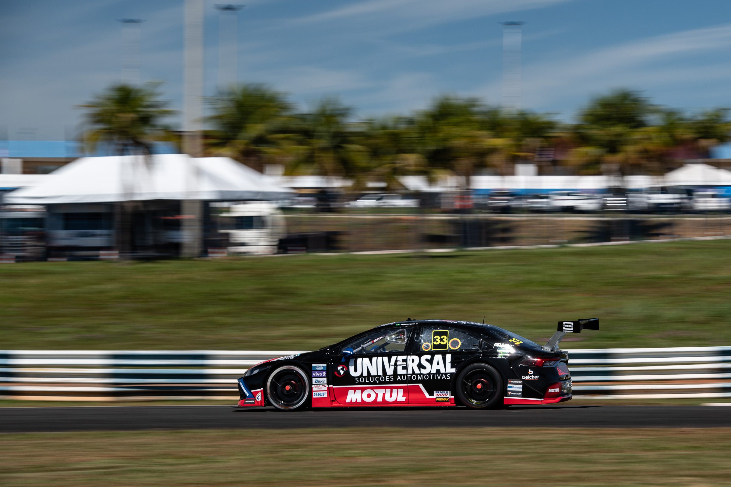 Stock Car: Piquet Jr conquista top-5 com a Universal em Tarumã