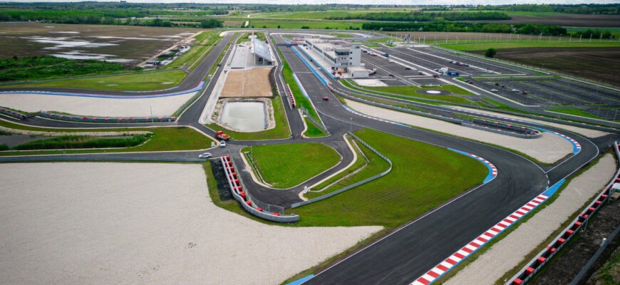 F1: Novo circuito padrão FIA é inaugurado na Hungria