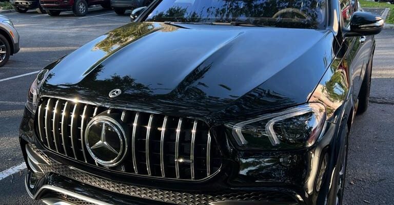 Miami de Mercedes-Benz GLE53 AMG: acompanhando a F1 em um carro esportivo