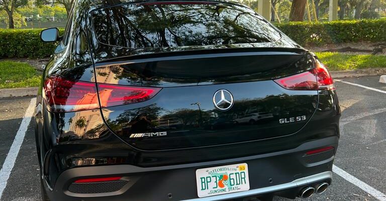 Miami de Mercedes-Benz GLE53 AMG: acompanhando a F1 em um carro esportivo