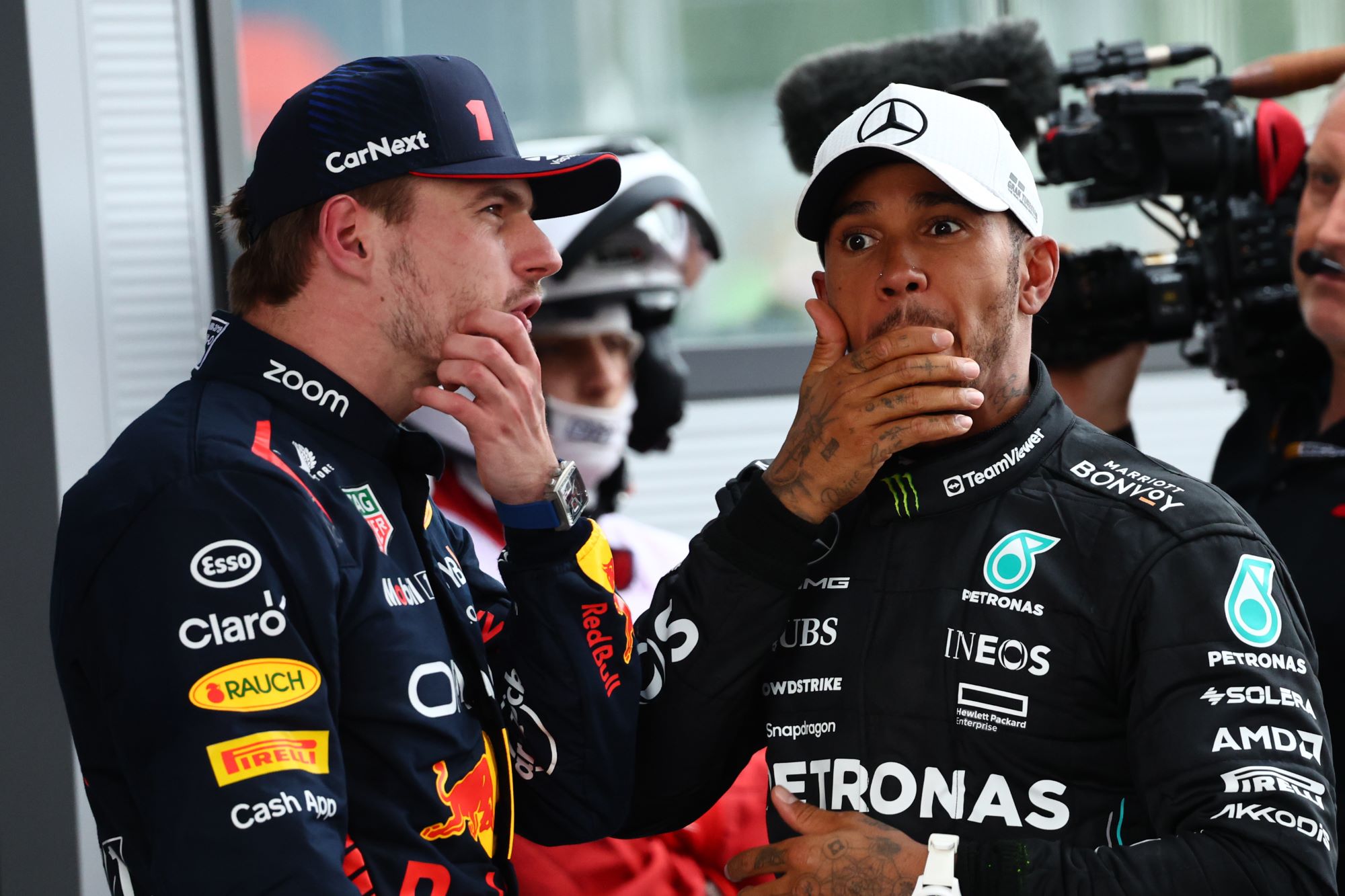 F1: “Só quando você diz a palavra com F, está falando a verdade”, brincou Hamilton com Verstappen