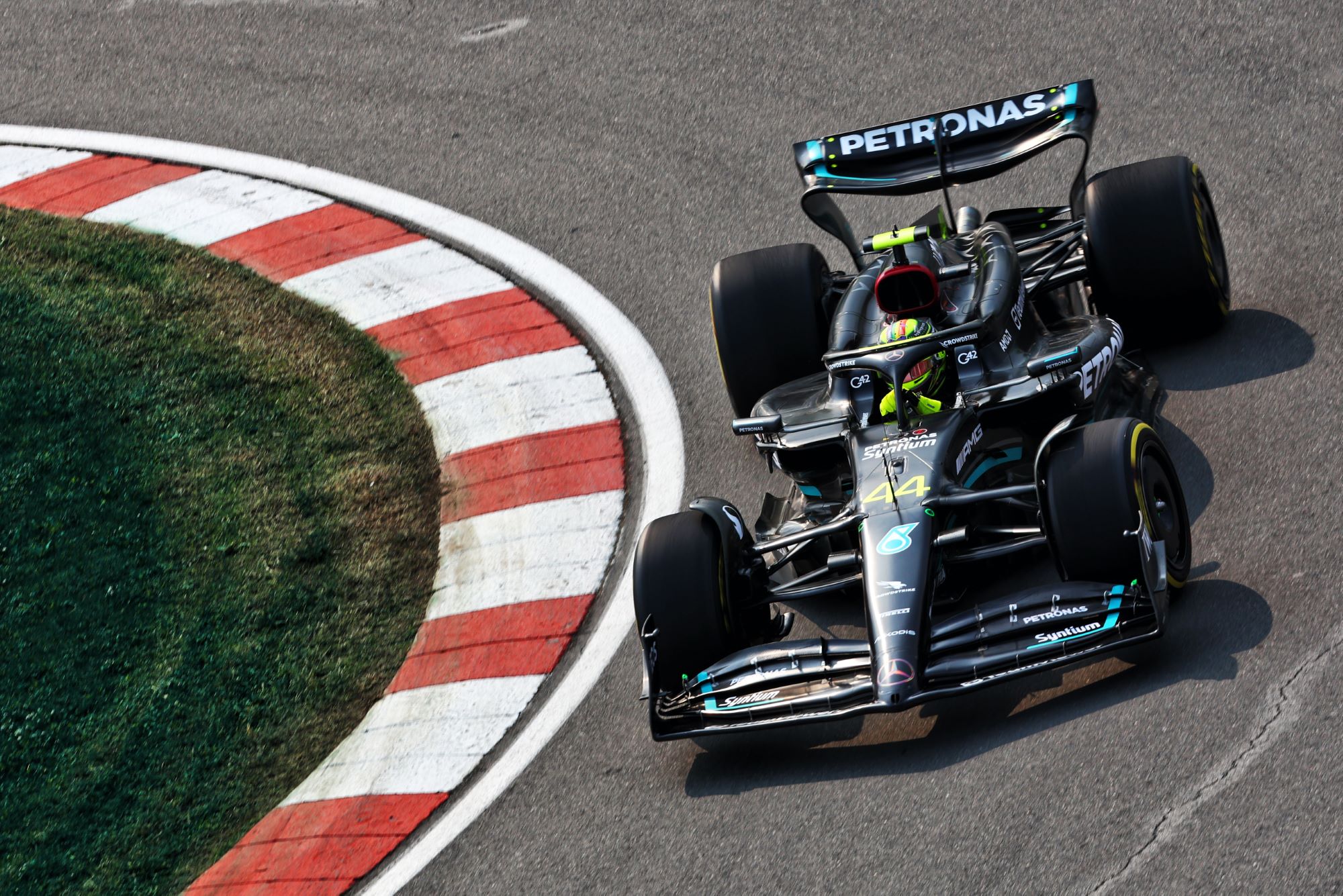 F1: Hamilton diz que desempenho da Mercedes não vai afetar negociação de contrato