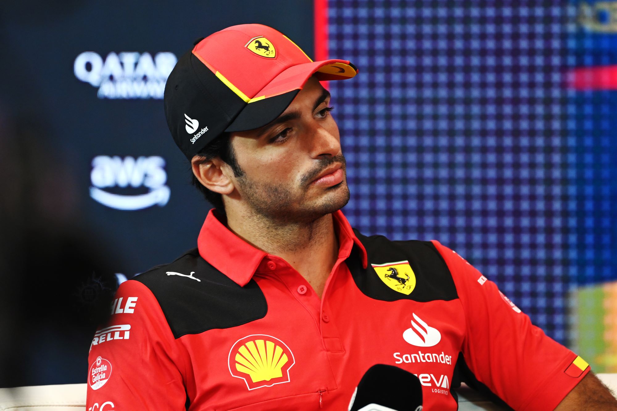 F1: Sainz revela sua preferência entre Hamilton e Verstappen como possível companheiro de equipe