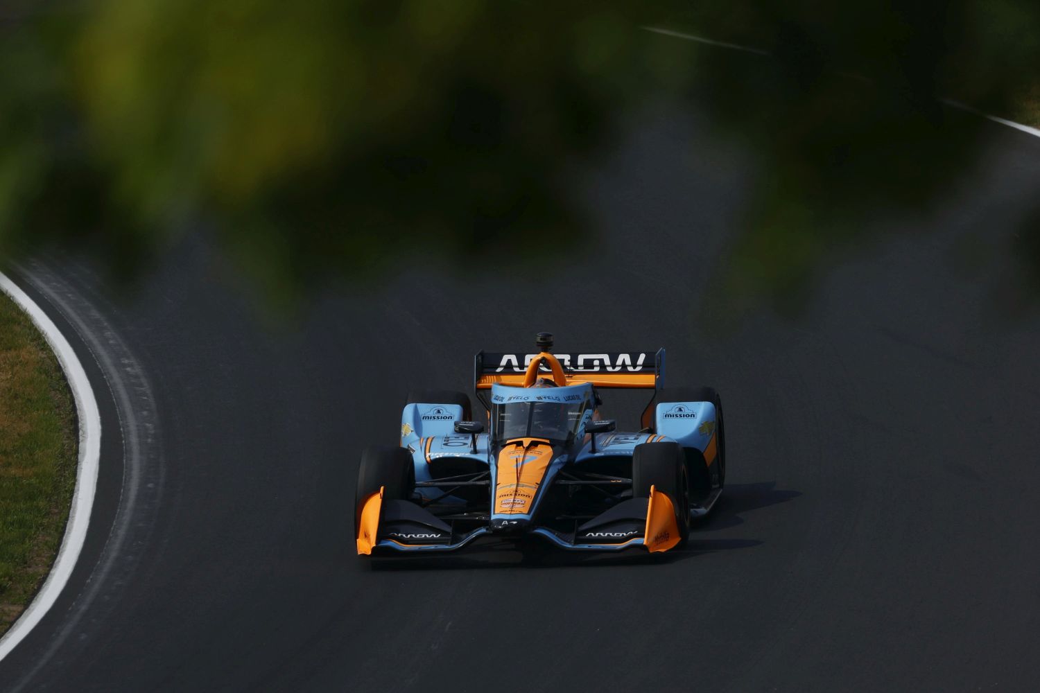 Indy Rossi lidera TL2 marcado por bandeiras vermelhas em Road America