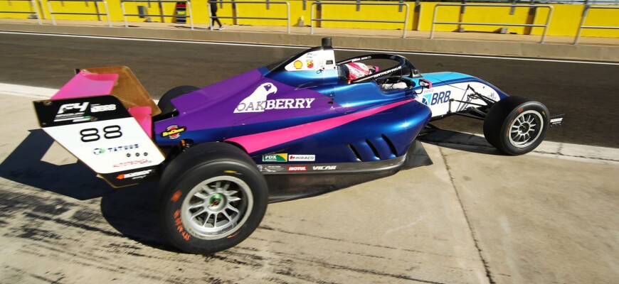 OAKBERRY Bassani Racing lidera entre os Rookies no teste coletivo da F4 Brasil no Velocitta