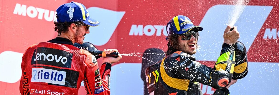 Bezzecchi revida ataque de Bagnaia e vence sprint na Holanda - Notícia de  MotoGP - Grande Prêmio