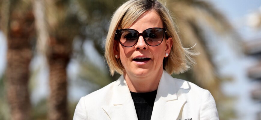 F1: Susie Wolff entra com queixa-crime contra FIA