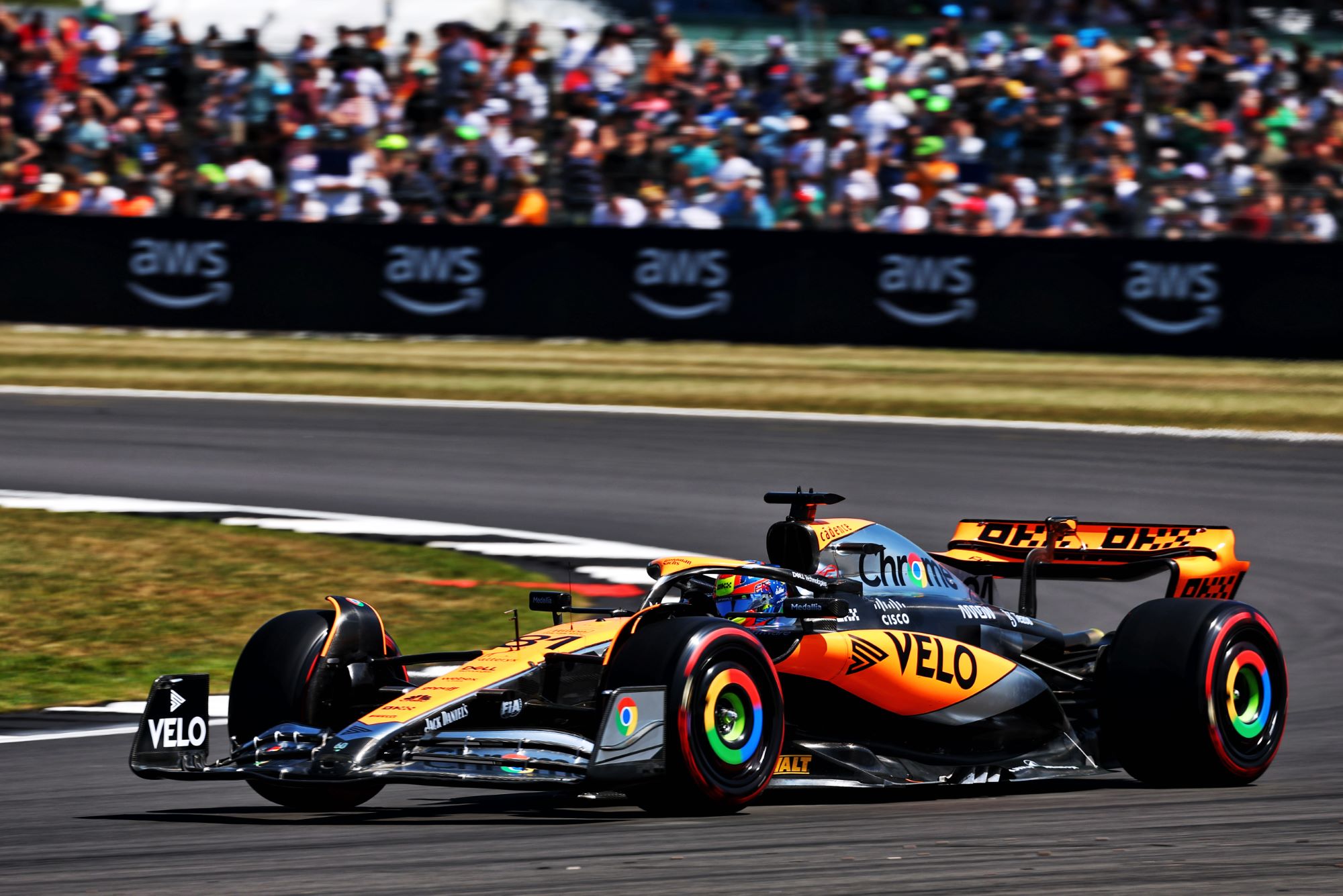 F1: McLaren vê avanço após adotar design inspirado na Red Bull
