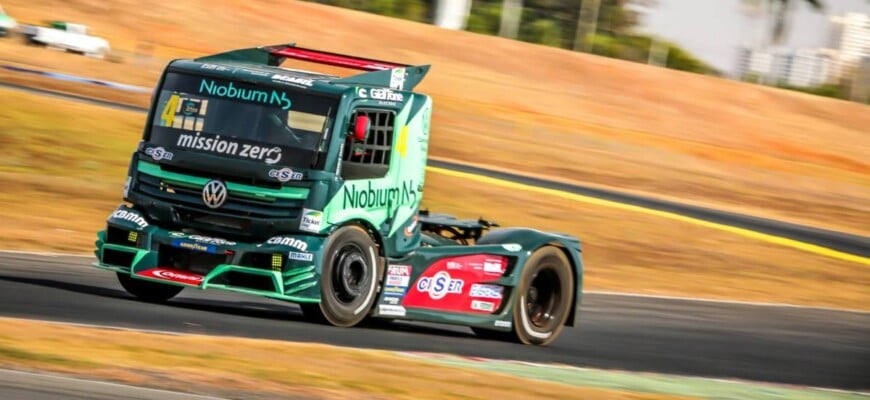 Felipe Giaffone abre a quinta fila no grid da Copa Truck em Goiânia