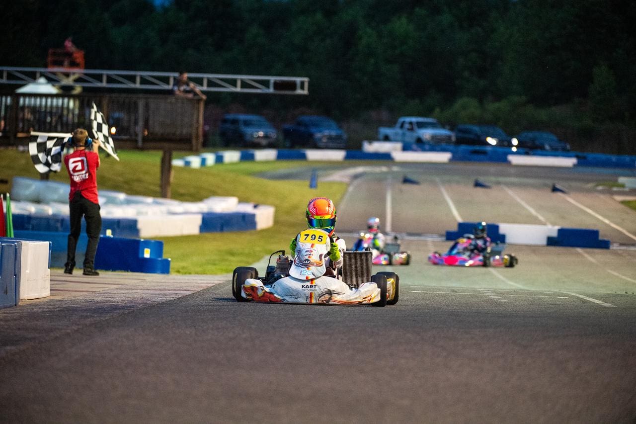 Enzo Vidmontiene vence Shootout e fatura top10 no IAME Grand Nationals