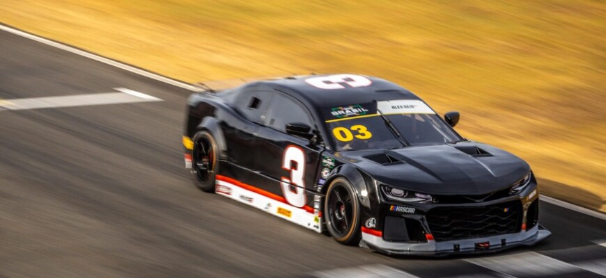 Alex Seid é top-7 na primeira prova da NASCAR Brasil Sprint Race e parte da segunda fila na segunda corrida em Goiânia