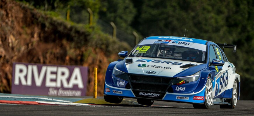 Pedro Cardoso celebra primeiro pódio da temporada de 2023 do TCR South America