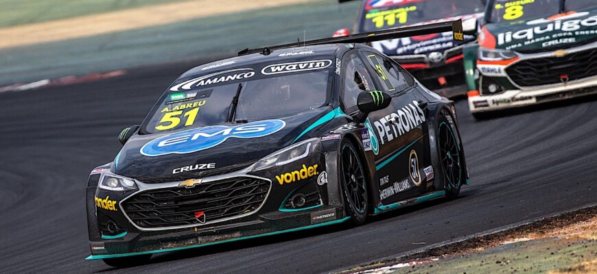 Com estratégia e velocidade, Átila Abreu vence a histórica corrida 600 da Stock Car em Goiânia