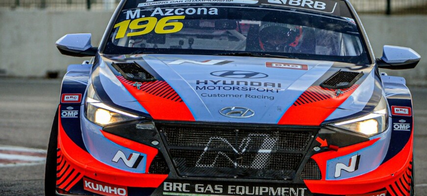 TCR: Azcona pressiona Huff e vence na última volta em La Pedrera