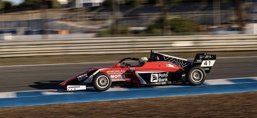 Na segunda semana consecutiva de ação na pista, Fefo Barrichello disputa etapa do Estoril da Fórmula 4 Espanhola