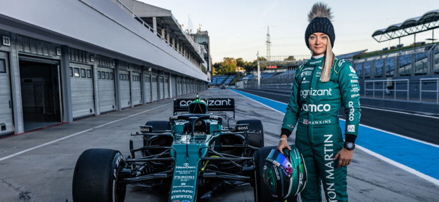 F1: Rosberg afirma que Jessica Hawkins impressionou muito em teste com a Aston Martin