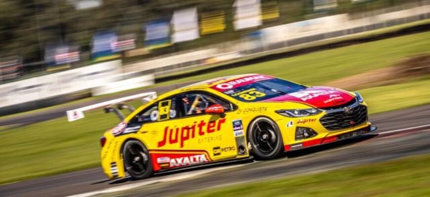 Gabriel Casagrande vence no Velopark e retoma liderança da Stock Car