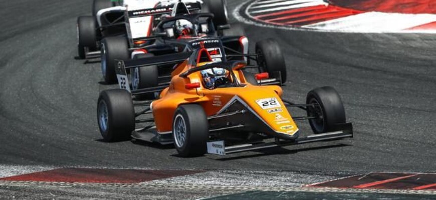 Pedro Clerot vai a Jerez em busca da liderança da F4 Espanhola