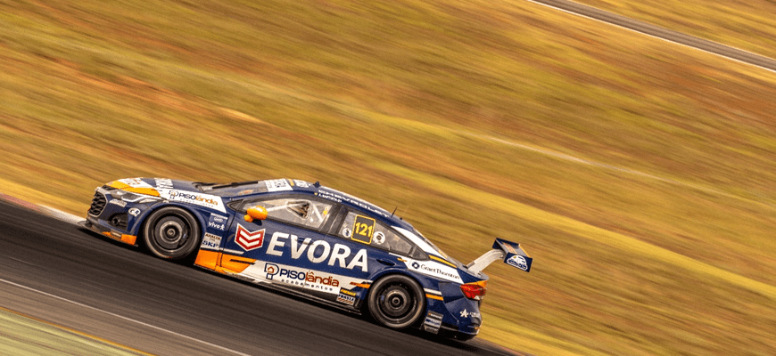 Felipe Baptista vai em busca de vitória na Stock Car para se aproximar dos líderes no Velopark